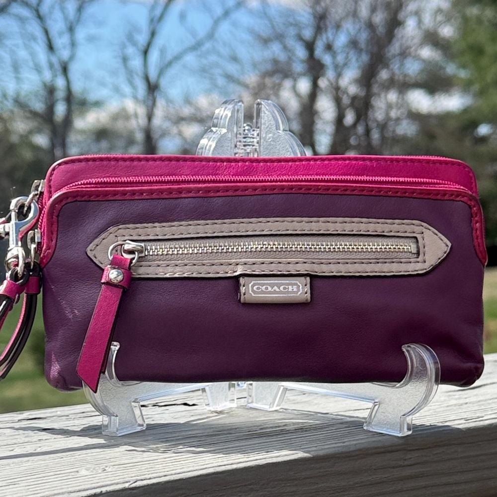 Coach Daisy Spectator Colorblock Leather Zip Wallet/Wristlet (EUC) - Picture 4 of 17